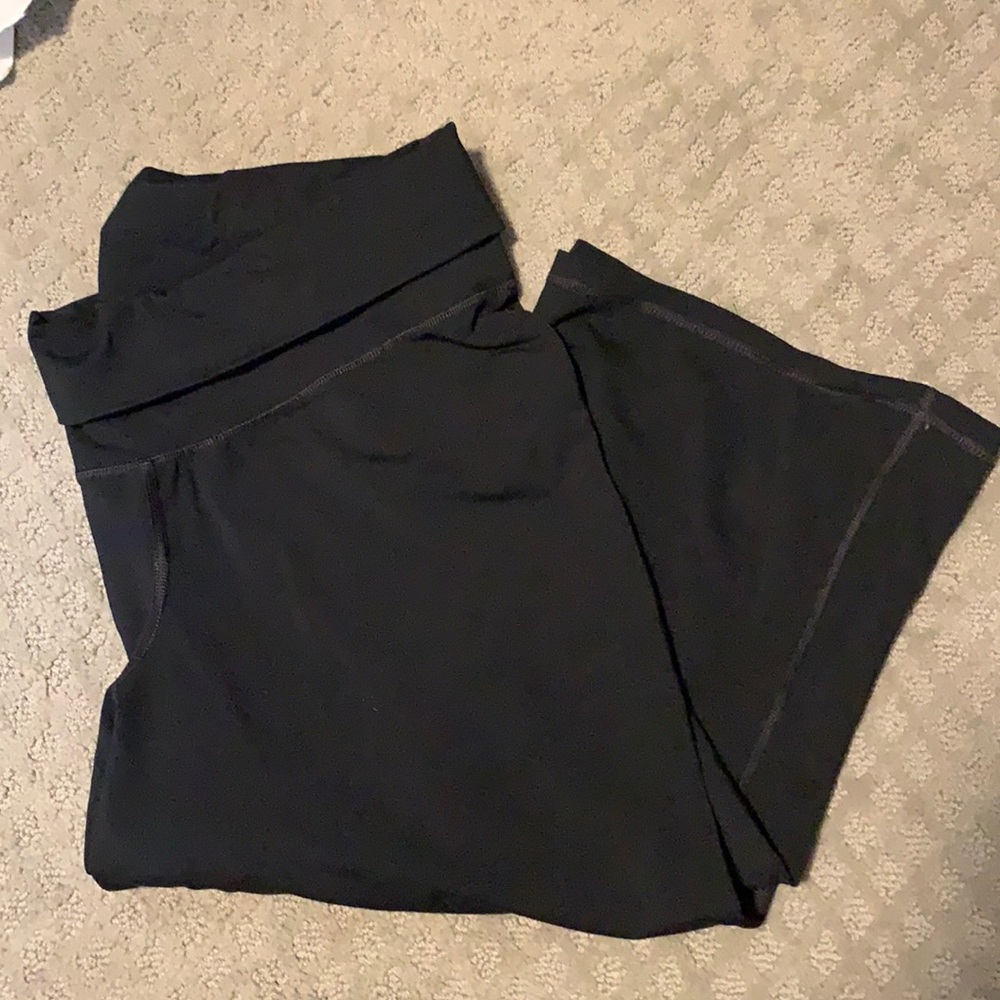 Old Navy Black Capri Leggings